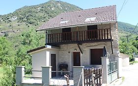 Maison de charme calme entourée de montagne