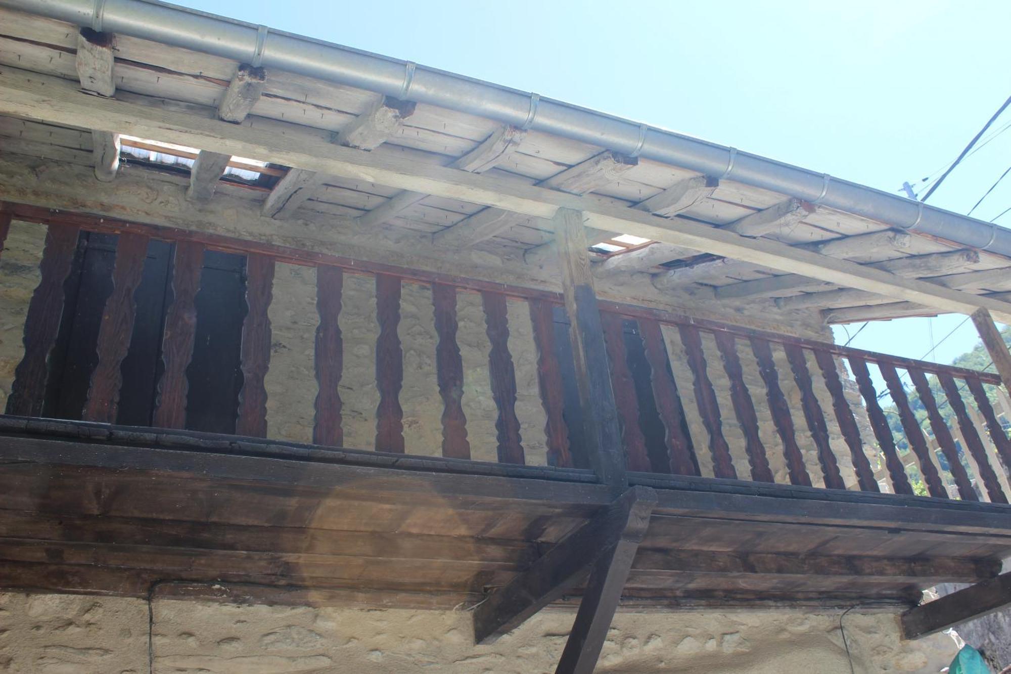 Maison de charme calme entourée de montagne Ussat Extérieur photo