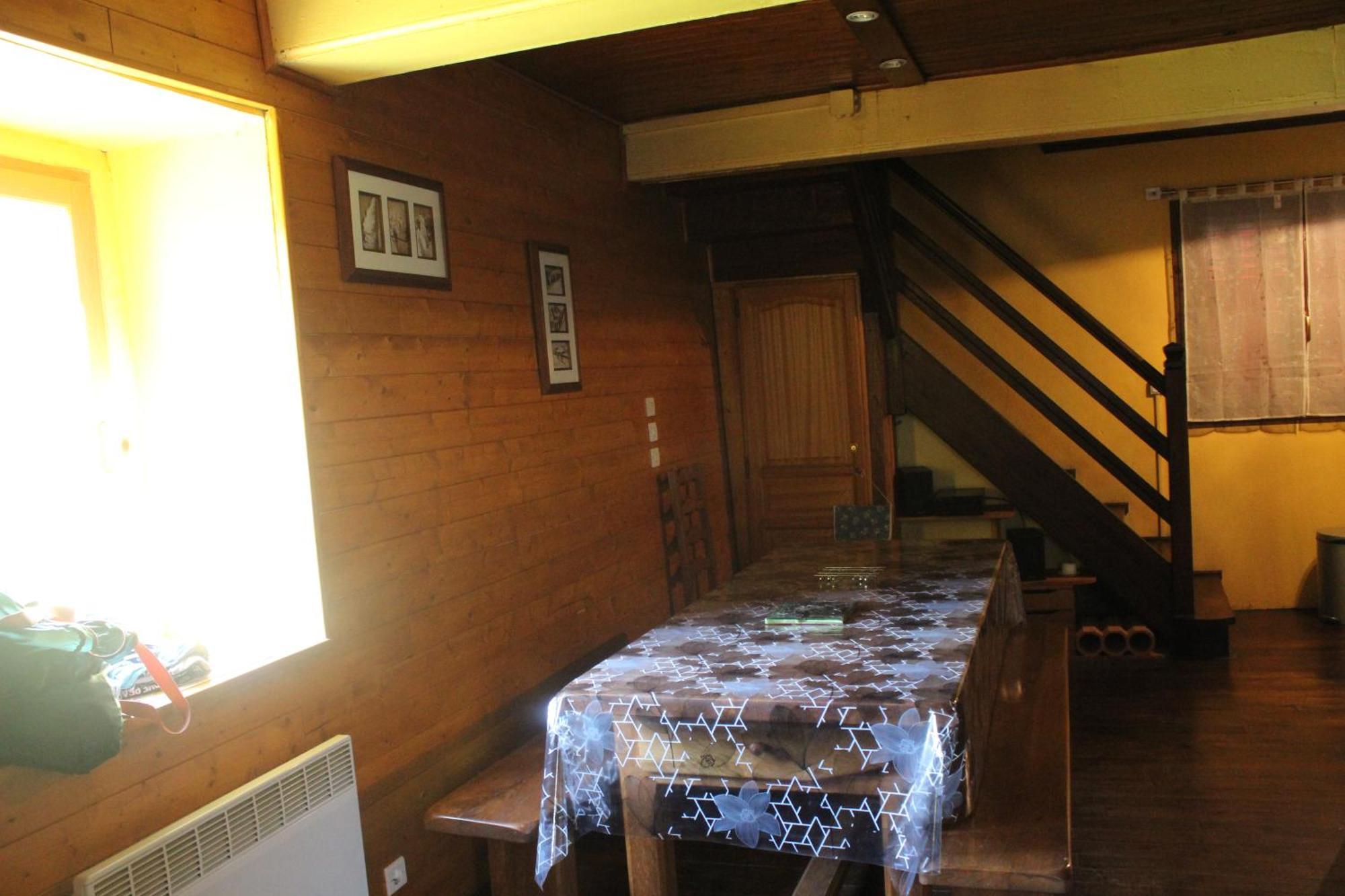 Maison de charme calme entourée de montagne Ussat Extérieur photo