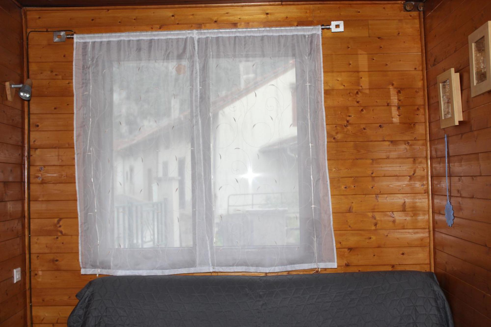 Maison de charme calme entourée de montagne Ussat Extérieur photo