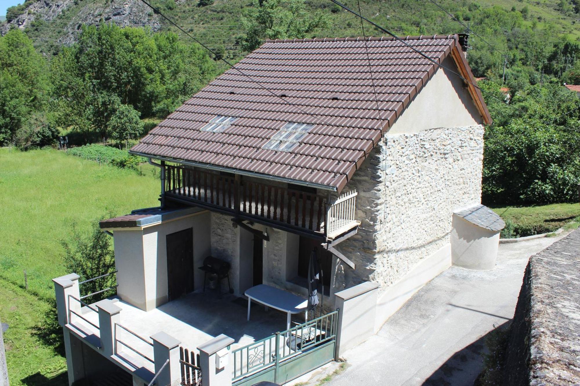 Villa Maison de charme calme entourée de montagne à Ussat Extérieur photo